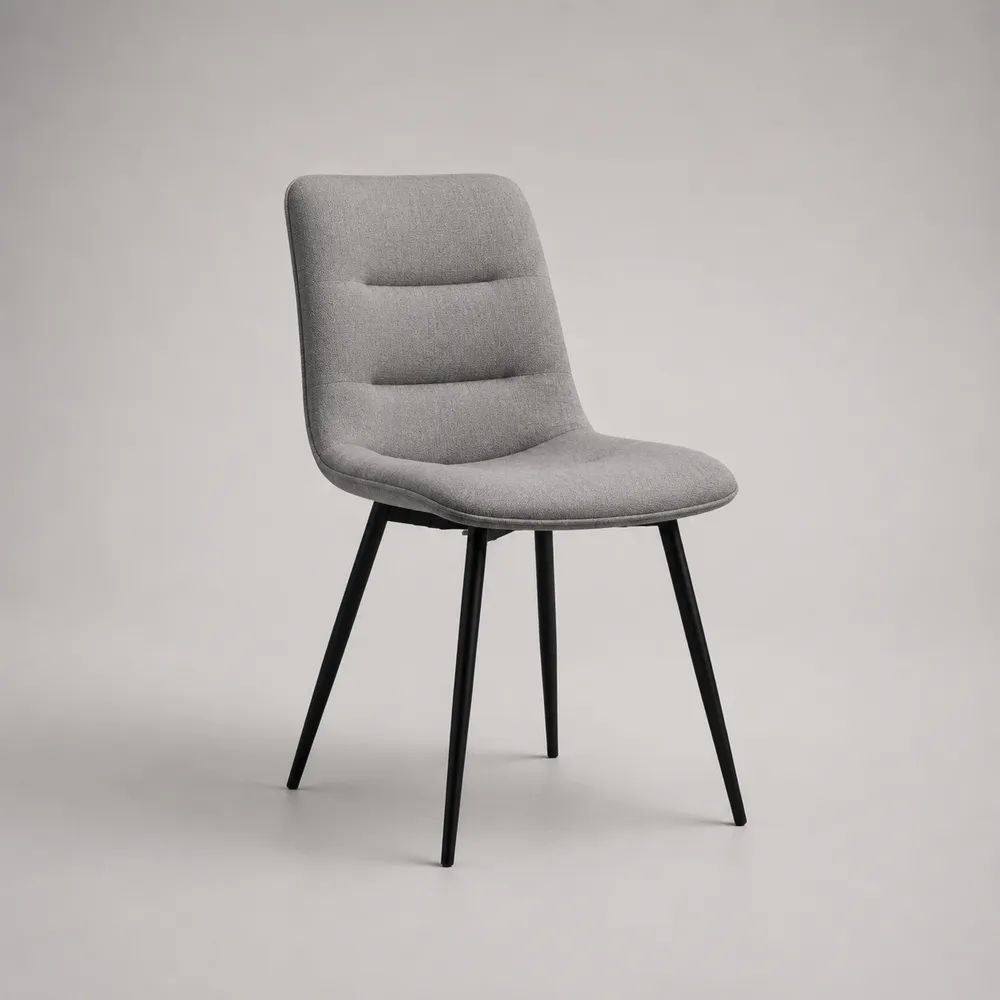 Chaise de salle à manger rembourrée en tissu gris clair avec pieds en acier noir, 48 × 56 × 84 cm