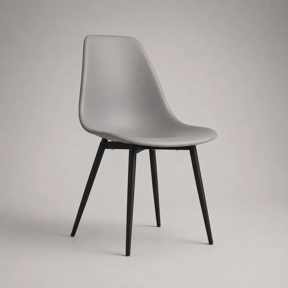 Chaise de salle à manger grise en polypropylène et acier noir, 48 × 52 × 83 cm