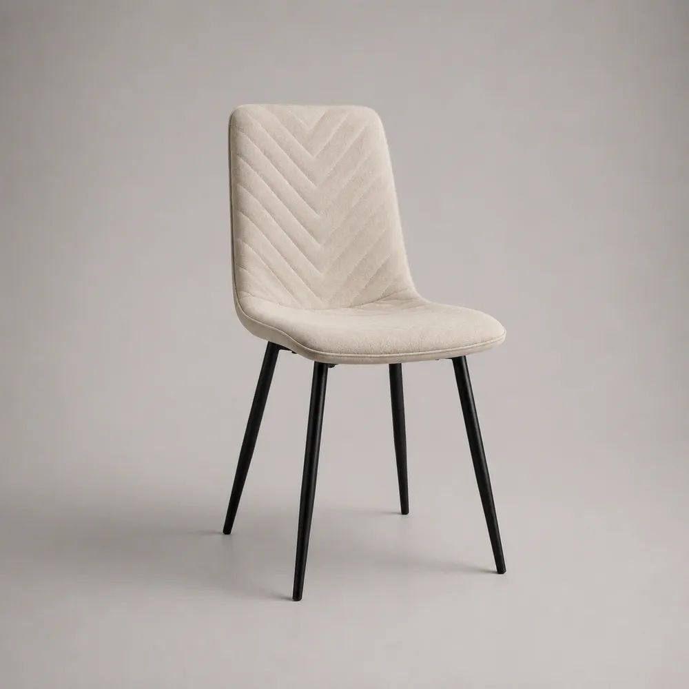 Chaise de salle à manger rembourrée en velours polyester ivoire avec pieds en acier noir, 46 x 54 x 84 cm